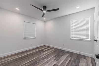 2976 Mark Twain Drive, Farmers Branch, TX 75234 - Photo 24