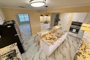 914 W Hunt St, Sherman, TX 75092 - Photo 4