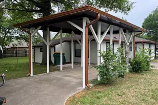 914 W Hunt St, Sherman, TX 75092 - Photo 2