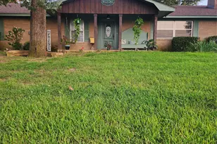 201 Colonial Cir, Athens, TX 75751 - Photo 1