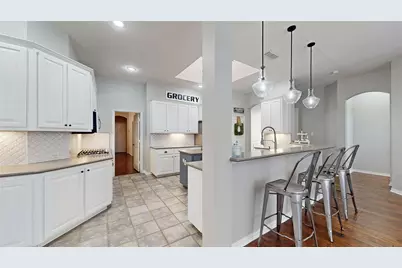 6869 Shoreview Drive, Grand Prairie, TX 75054 - Photo 10