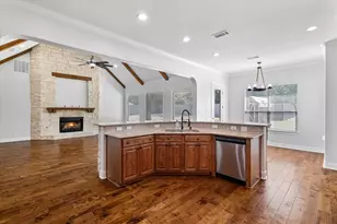 402 N Pkwy Dr, Alvarado, TX 76009 - Photo 8