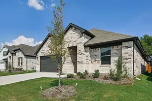 1019 Emberwood Dr, McKinney, TX 75069 - Photo 2