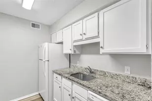 8109 Skillman St, Dallas, TX 75231 - Photo 10