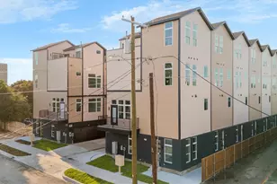 723 W 10th St, Dallas, TX 75208 - Photo 2