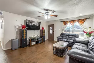 3114 Fairgate Dr, Carrollton, TX 75007 - Photo 4