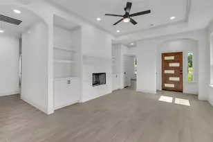 504 E Ball St, Tom Bean, TX 75489 - Photo 16