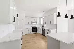 208 W Glen Meadow Dr, Red Oak, TX 75154 - Photo 4