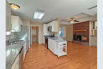 5502 Bradley Court, Arlington, TX 76017 - Photo 14