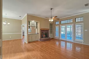 5502 Bradley Ct, Arlington, TX 76017 - Photo 6