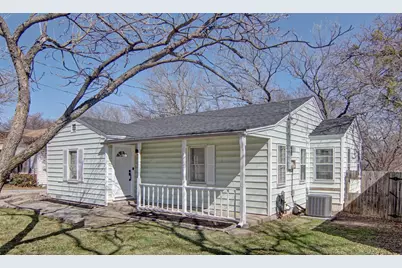 813 S Lamar Street, Weatherford, TX 76086 - Photo 1