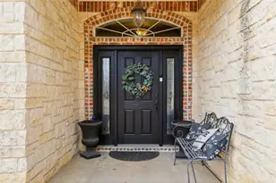 912 Queen Elizabeth Dr, Waco, TX 76657 - Photo 2