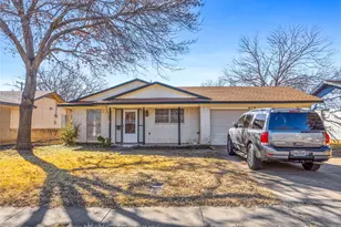 418 E Mona Ave, Duncanville, TX 75137 - Photo 2