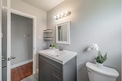 1102 W Russell Avenue, Carrollton, TX 75006 - Photo 18