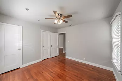 1102 W Russell Avenue, Carrollton, TX 75006 - Photo 14