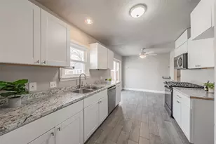 1102 W Russell Ave, Carrollton, TX 75006 - Photo 10