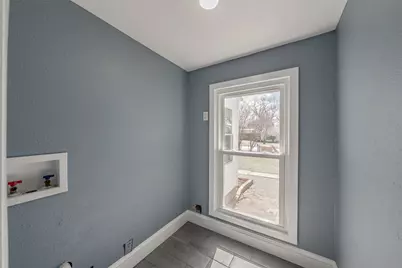 1102 W Russell Avenue, Carrollton, TX 75006 - Photo 12