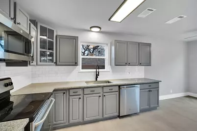 216 Laura Drive, Burleson, TX 76028 - Photo 6