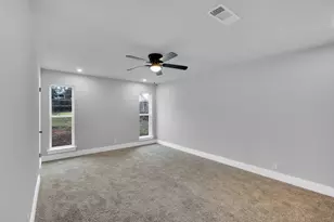 216 Laura Dr, Burleson, TX 76028 - Photo 14