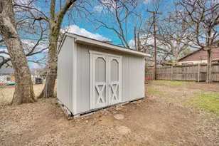 216 Laura Dr, Burleson, TX 76028 - Photo 30