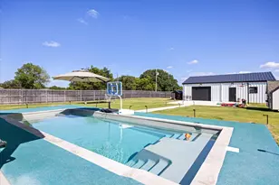 9012 Parkview Cir, Tolar, TX 76476 - Photo 2