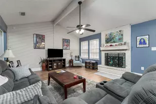 5917 Pleasant Hill Dr, Arlington, TX 76016 - Photo 8