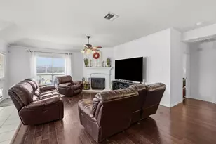 211 Carriage Dr, Willow Park, TX 76087 - Photo 12