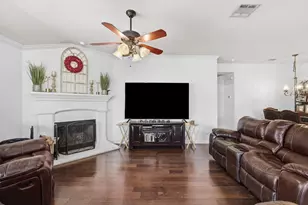 211 Carriage Dr, Willow Park, TX 76087 - Photo 10