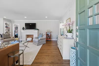 108 Lindenwood Drive, Fort Worth, TX 76107 - Photo 4