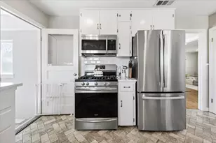 108 Lindenwood Dr, Fort Worth, TX 76107 - Photo 16