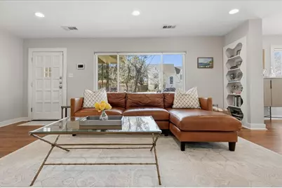 108 Lindenwood Drive, Fort Worth, TX 76107 - Photo 8