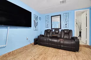 1615 Barlow Ave, Dallas, TX 75224 - Photo 4