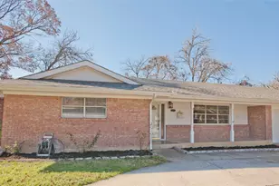 3821 Winifred Dr, Fort Worth, TX 76133 - Photo 2