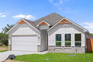 5847 Black Pine Cir, Granbury, TX 76048 - Photo 2