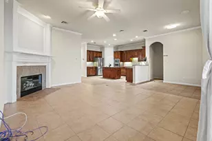 311 Park Crest Ave, Euless, TX 76039 - Photo 4