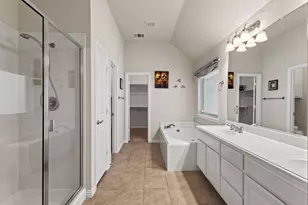 311 Park Crest Ave, Euless, TX 76039 - Photo 16