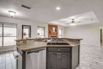 1105 Blackbird Court, Burleson, TX 76028 - Photo 18