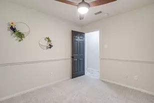 1105 Blackbird Ct, Burleson, TX 76028 - Photo 32