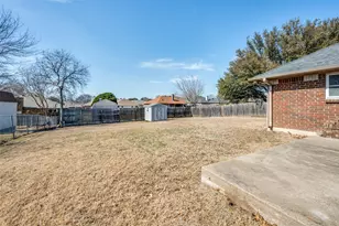 3657 Village Green Dr, Grand Prairie, TX 75052 - Photo 26