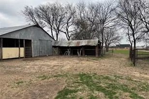 12295 Jackson Rd, Krum, TX 76249 - Photo 34