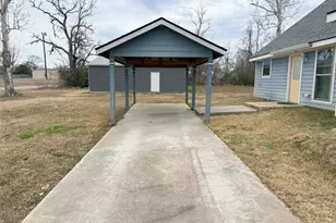 310 Blackjack St, Winnsboro, TX 75494 - Photo 6