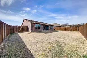 905 Avagail Ave, Springtown, TX 76082 - Photo 26