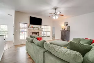 707 Brandt St, Grandview, TX 76050 - Photo 6