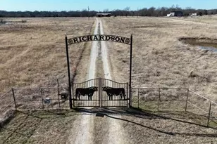 994 Co Rd 3925, Wolfe City, TX 75496 - Photo 6