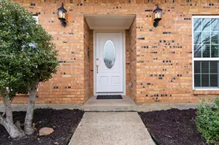 1915 Chesham Dr, Carrollton, TX 75007 - Photo 4