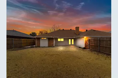 1915 Chesham Drive, Carrollton, TX 75007 - Photo 38