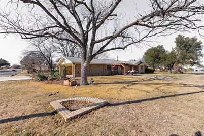 108 S Harkey Street, San Saba, TX 76877 - Photo 10