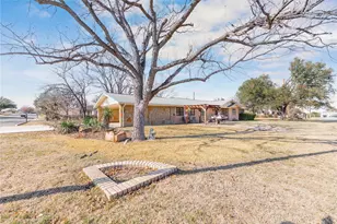 108 S Harkey St, San Saba, TX 76877 - Photo 4