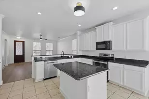 924 Charleston Ln, Savannah, TX 76227 - Photo 12