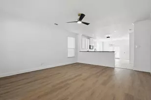 924 Charleston Ln, Savannah, TX 76227 - Photo 8